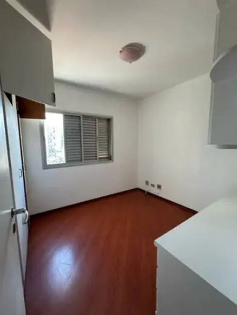 Apartamento com 3 quartos para alugar, 96m2 em Vila Nova Conceição, São Paulo - SP - imagem 8 Foto 8 de Apartamento com 3 quartos para alugar, 96m2 em Vila Nova Conceição, São Paulo - SP