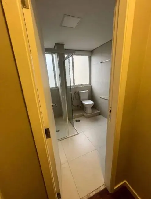 Apartamento com 2 quartos para alugar, 127m2 em Itaim Bibi, São Paulo - SP - imagem 8 Foto 8 de Apartamento com 2 quartos para alugar, 127m2 em Itaim Bibi, São Paulo - SP