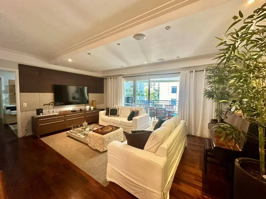 Foto 9 de Apartamento com 3 quartos para alugar, 157m2 em Moema, São Paulo - SP