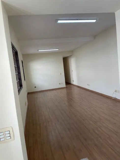 Foto 4 de Casa com 3 quartos para alugar, 214m2 em Vila Cordeiro, São Paulo - SP