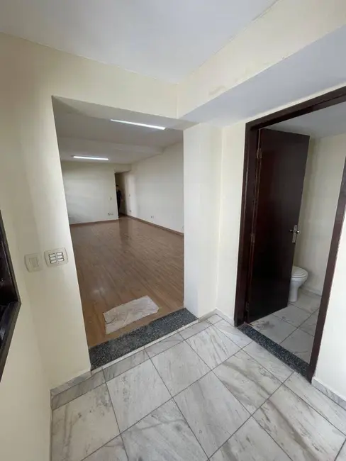 Foto 9 de Casa com 3 quartos para alugar, 214m2 em Vila Cordeiro, São Paulo - SP