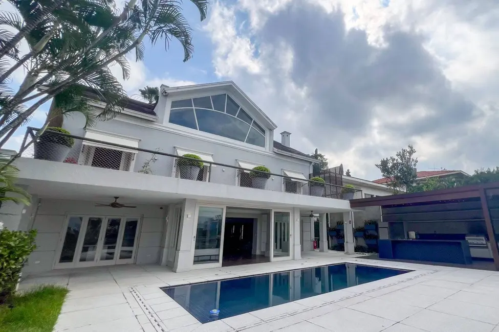 Foto 3 de Casa com 5 quartos à venda, 846m2 em Jardim Everest, São Paulo - SP