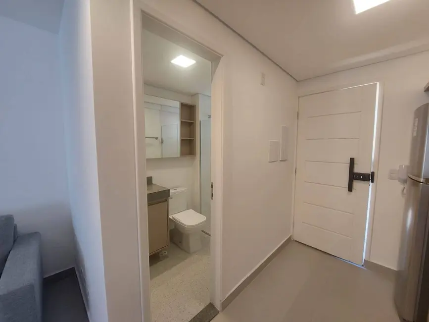 Foto 1 de Apartamento com 1 quarto para alugar, 30m2 em Campo Belo, São Paulo - SP