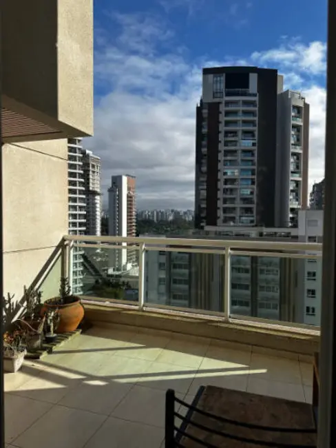 Foto 4 de Apartamento com 2 quartos à venda, 70m2 em Moema, São Paulo - SP
