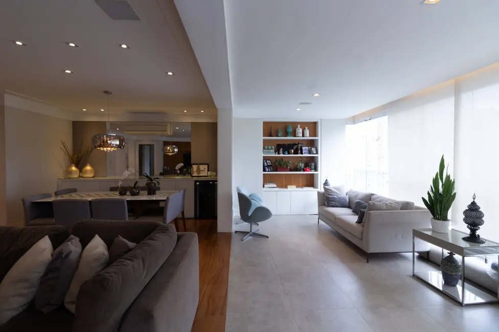 Apartamento com 3 quartos à venda, 181m2 em Moema, São Paulo - SP - imagem 8 Foto 8 de Apartamento com 3 quartos à venda, 181m2 em Moema, São Paulo - SP