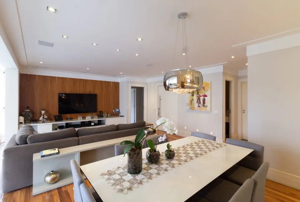 Apartamento com 3 quartos à venda, 181m2 em Moema, São Paulo - SP - imagem 4 Foto 4 de Apartamento com 3 quartos à venda, 181m2 em Moema, São Paulo - SP