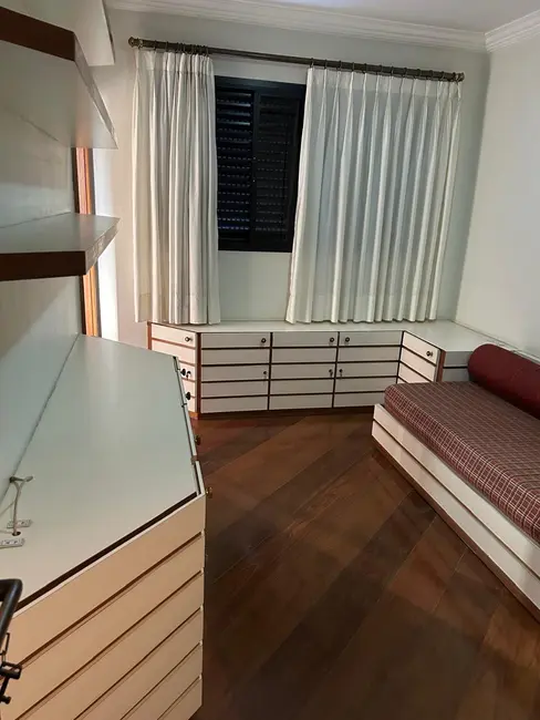 Apartamento com 4 quartos à venda e para alugar, 250m2 em Moema, São Paulo - SP - imagem 8 Foto 8 de Apartamento com 4 quartos à venda e para alugar, 250m2 em Moema, São Paulo - SP