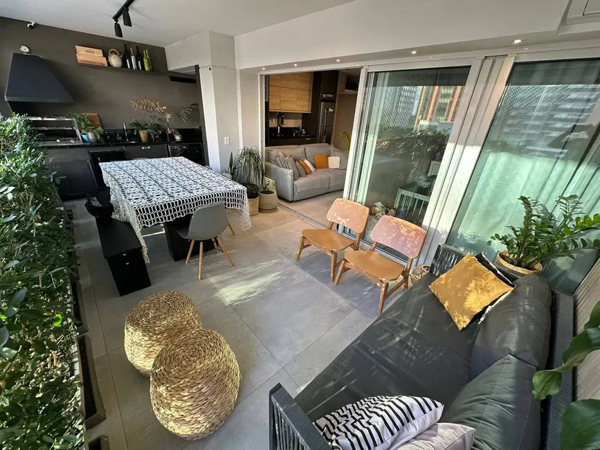 Foto 2 de Apartamento com 2 quartos à venda, 81m2 em Moema, São Paulo - SP