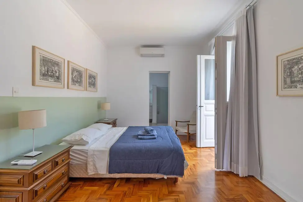 Casa com 3 quartos à venda e para alugar, 300m2 em Jardim Europa, São Paulo - SP - imagem 3 Foto 3 de Casa com 3 quartos à venda e para alugar, 300m2 em Jardim Europa, São Paulo - SP