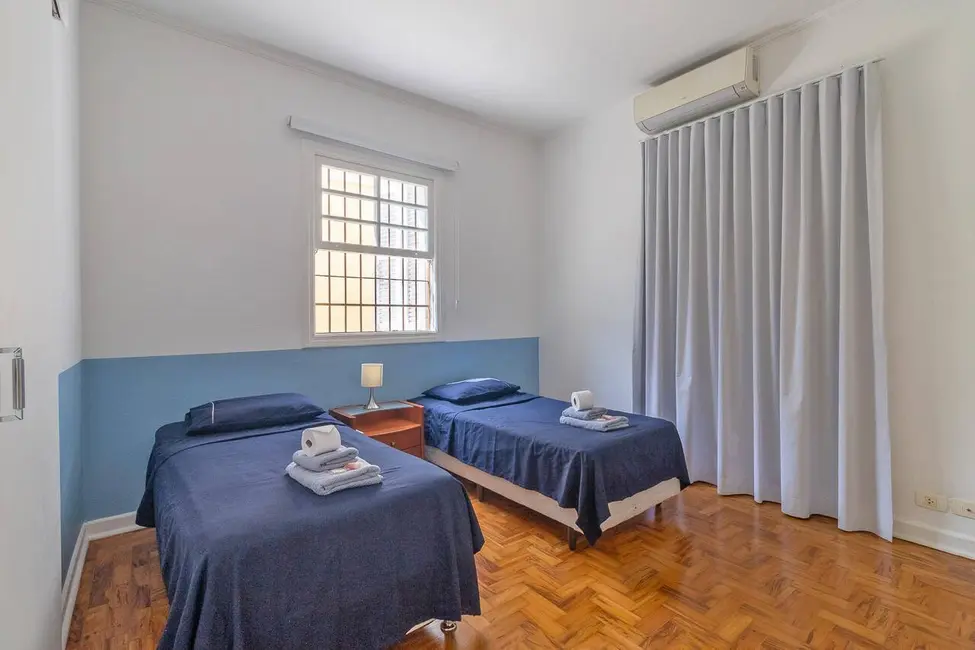 Casa com 3 quartos à venda e para alugar, 300m2 em Jardim Europa, São Paulo - SP - imagem 5 Foto 5 de Casa com 3 quartos à venda e para alugar, 300m2 em Jardim Europa, São Paulo - SP