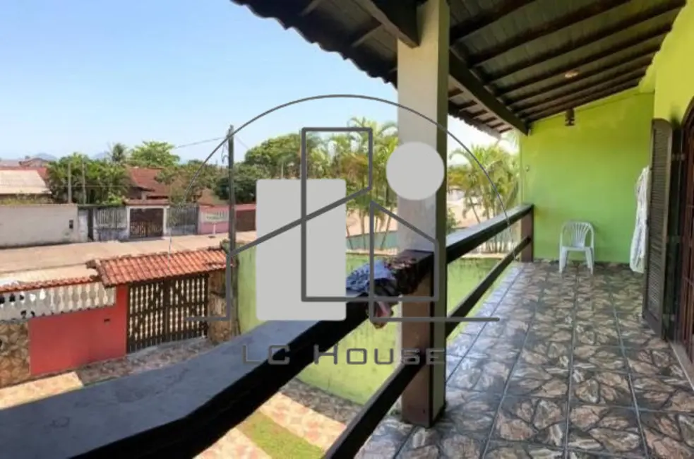 Casa com 8 quartos à venda, 290m2 em Itanhaem - SP - imagem 4 Foto 4 de Casa com 8 quartos à venda, 290m2 em Itanhaem - SP