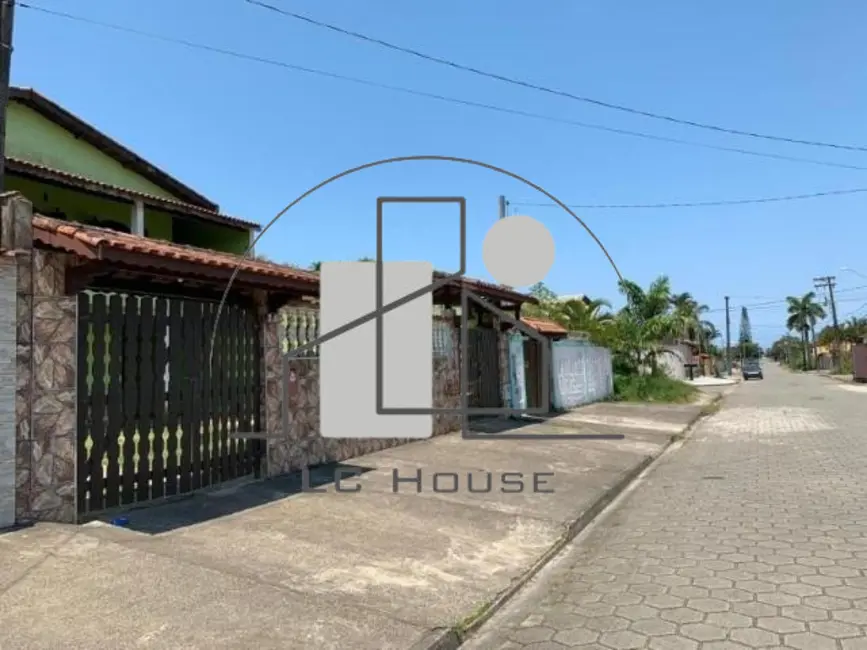 Casa com 8 quartos à venda, 290m2 em Itanhaem - SP - imagem 3 Foto 3 de Casa com 8 quartos à venda, 290m2 em Itanhaem - SP