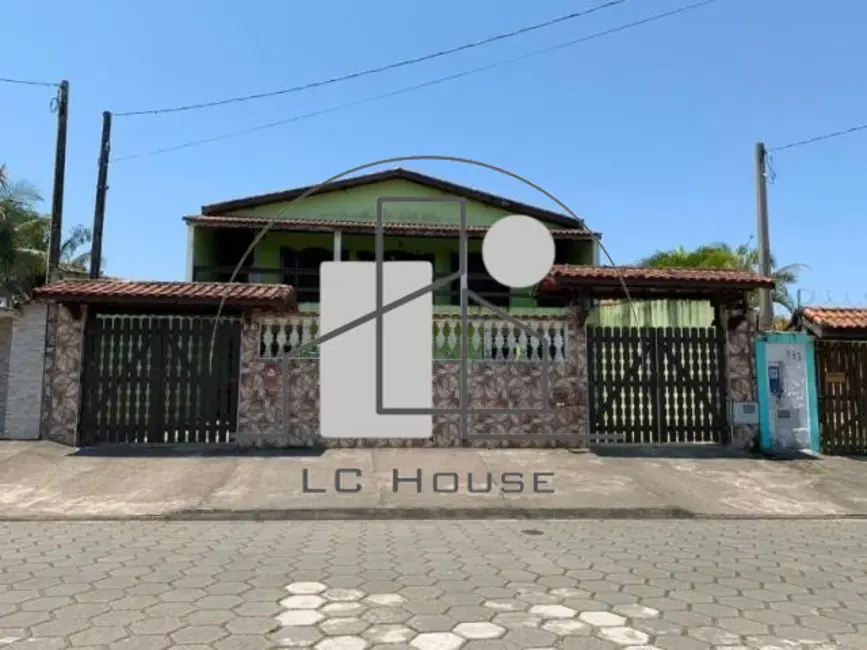 Casa com 8 quartos à venda, 290m2 em Itanhaem - SP - imagem 2 Foto 2 de Casa com 8 quartos à venda, 290m2 em Itanhaem - SP