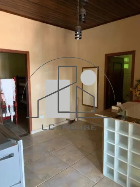 Casa com 8 quartos à venda, 290m2 em Itanhaem - SP - imagem 6 Foto 6 de Casa com 8 quartos à venda, 290m2 em Itanhaem - SP