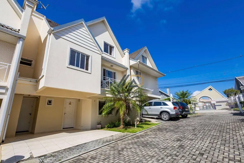 Sobrado com 4 quartos à venda, 190m2 em Santa Felicidade, Curitiba - PR - imagem 3 Foto 3 de Sobrado com 4 quartos à venda, 190m2 em Santa Felicidade, Curitiba - PR