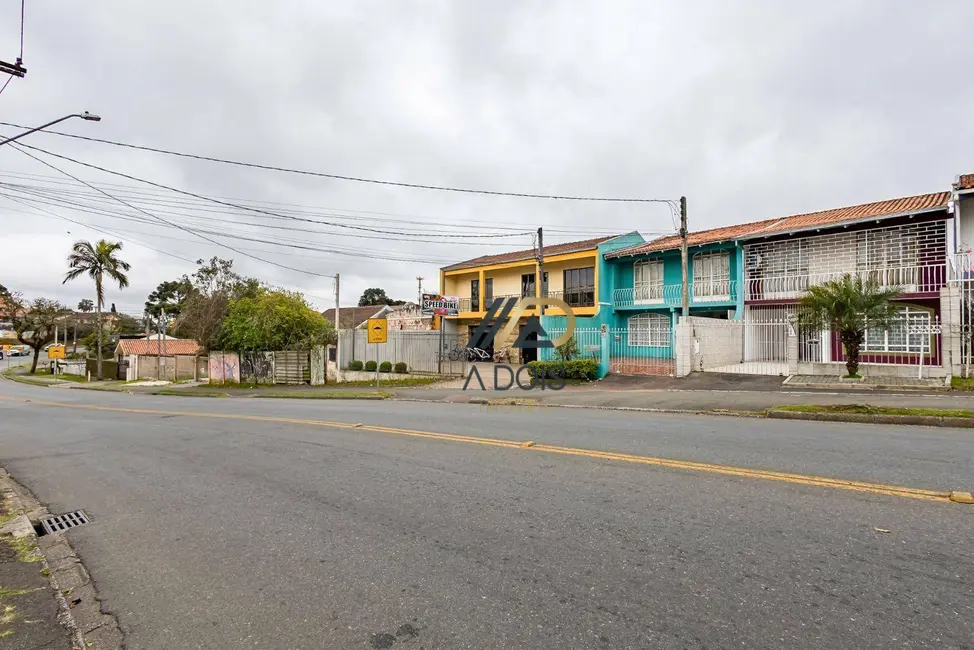 Sobrado com 3 quartos à venda, 205m2 em Pilarzinho, Curitiba - PR - imagem 2 Foto 2 de Sobrado com 3 quartos à venda, 205m2 em Pilarzinho, Curitiba - PR