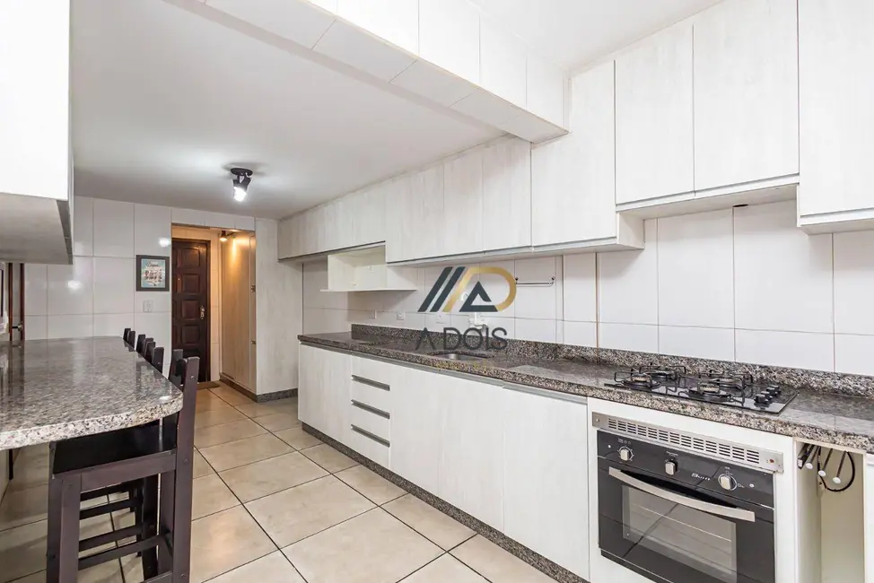 Sobrado com 3 quartos à venda, 205m2 em Pilarzinho, Curitiba - PR - imagem 1 Foto 1 de Sobrado com 3 quartos à venda, 205m2 em Pilarzinho, Curitiba - PR