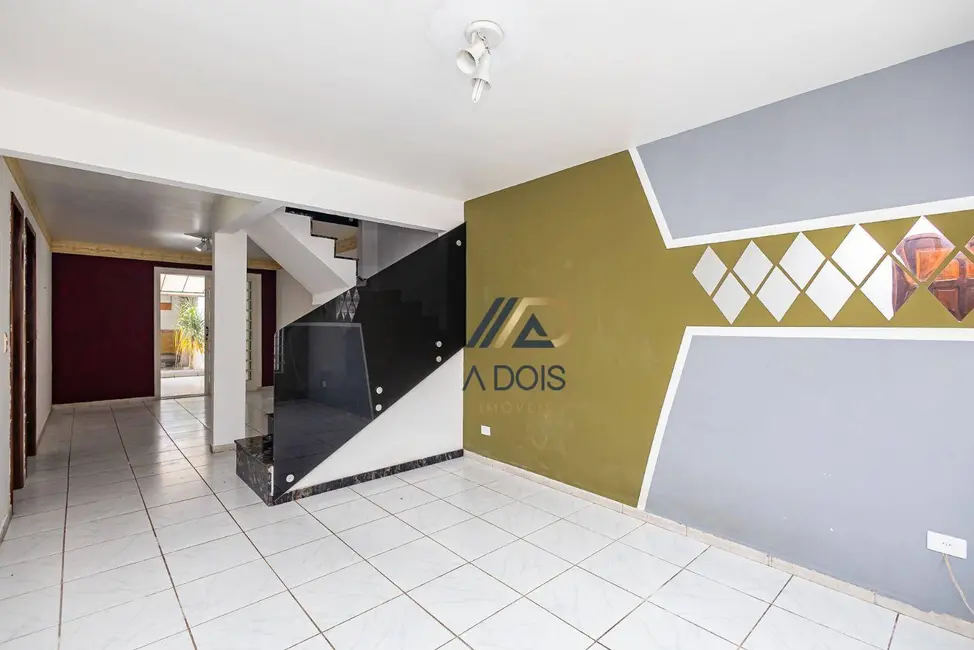 Sobrado com 3 quartos à venda, 205m2 em Pilarzinho, Curitiba - PR - imagem 7 Foto 7 de Sobrado com 3 quartos à venda, 205m2 em Pilarzinho, Curitiba - PR