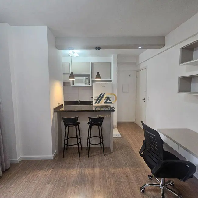 Foto 2 de Apartamento com 1 quarto para alugar, 32m2 em Centro, Curitiba - PR