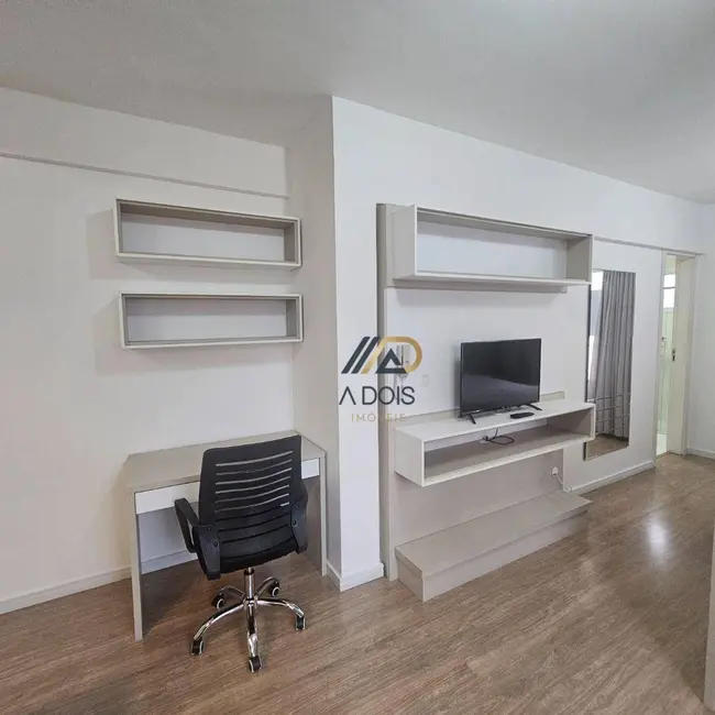 Foto 4 de Apartamento com 1 quarto para alugar, 32m2 em Centro, Curitiba - PR