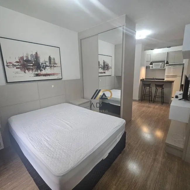 Foto 6 de Apartamento com 1 quarto para alugar, 32m2 em Centro, Curitiba - PR