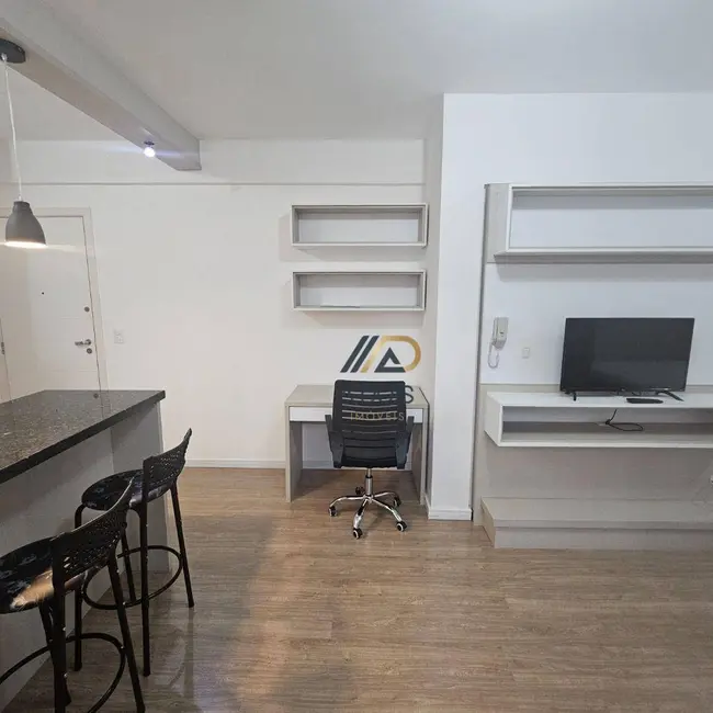 Foto 5 de Apartamento com 1 quarto para alugar, 32m2 em Centro, Curitiba - PR