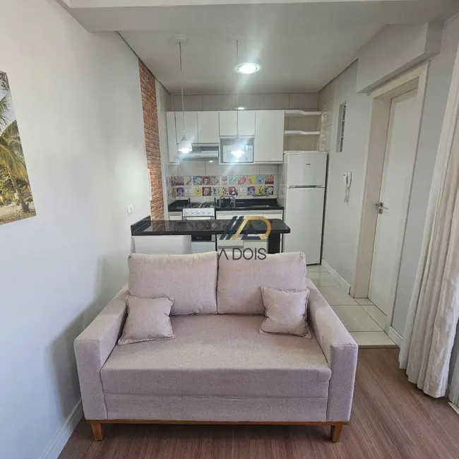 Apartamento com 1 quarto para alugar, 44m2 em Centro, Curitiba - PR - imagem 3 Foto 3 de Apartamento com 1 quarto para alugar, 44m2 em Centro, Curitiba - PR