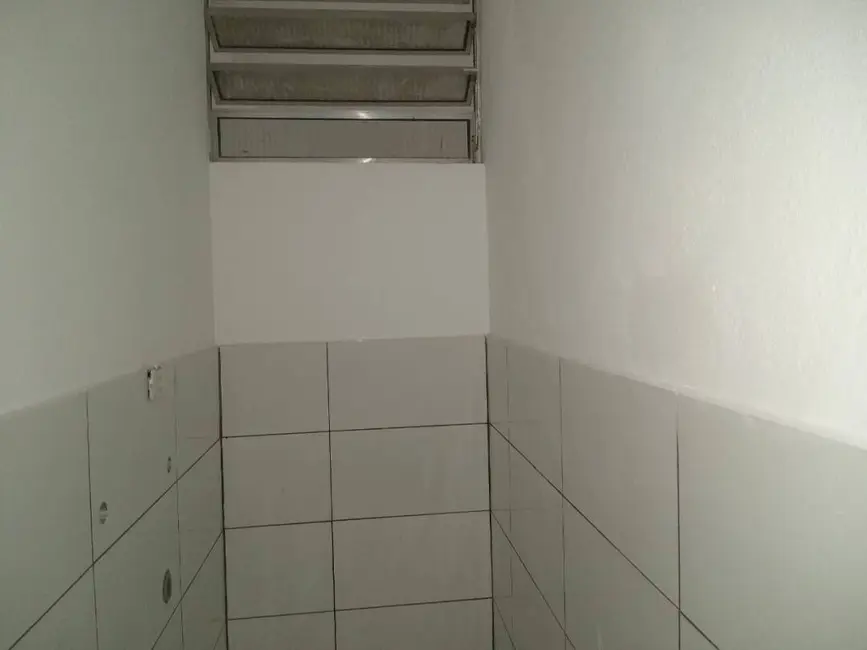 Casa com 1 quarto para alugar, 35m2 em Munhoz Júnior, Osasco - SP - imagem 6 Foto 6 de Casa com 1 quarto para alugar, 35m2 em Munhoz Júnior, Osasco - SP