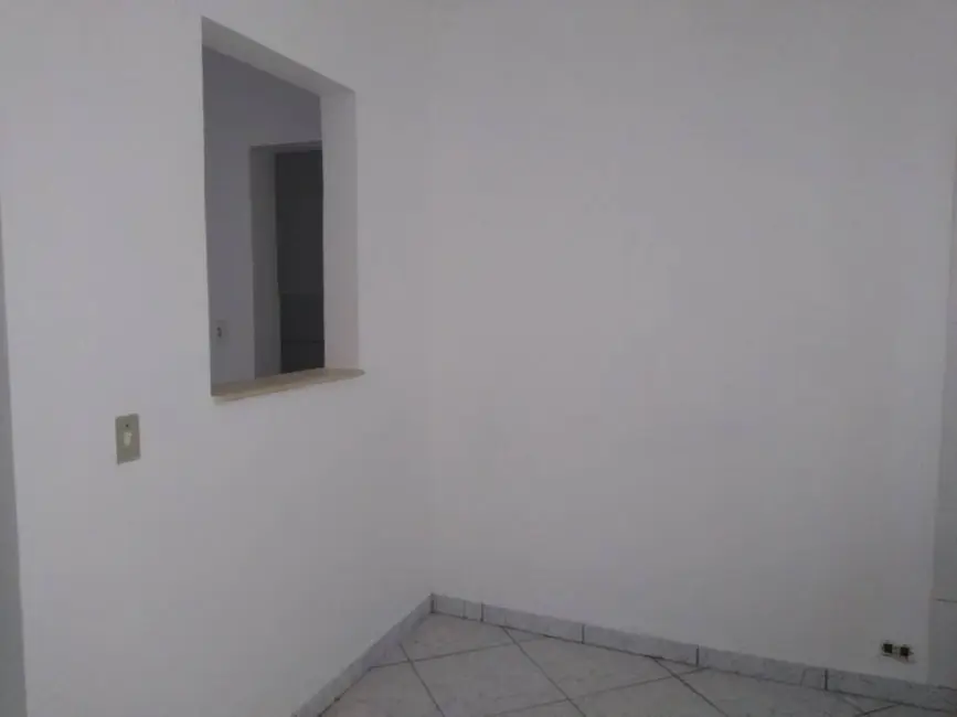 Casa com 1 quarto para alugar, 35m2 em Munhoz Júnior, Osasco - SP - imagem 4 Foto 4 de Casa com 1 quarto para alugar, 35m2 em Munhoz Júnior, Osasco - SP