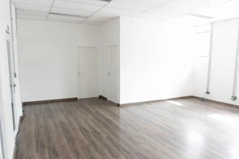 Armazém / Galpão para alugar, 814m2 em Protestantes, Votorantim - SP - imagem 2 Foto 2 de Armazém / Galpão para alugar, 814m2 em Protestantes, Votorantim - SP