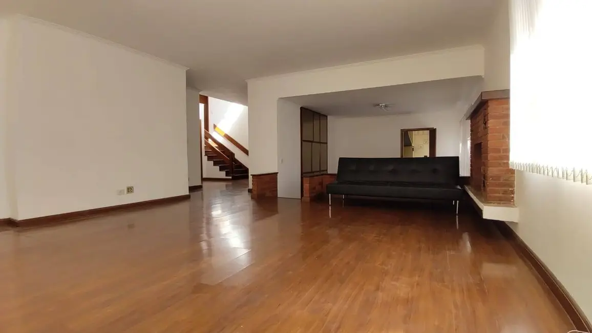 Casa de Condomínio com 3 quartos à venda e para alugar, 300m2 em Alphaville Residencial Dois, Barueri - SP - imagem 4 Foto 4 de Casa de Condomínio com 3 quartos à venda e para alugar, 300m2 em Alphaville Residencial Dois, Barueri - SP