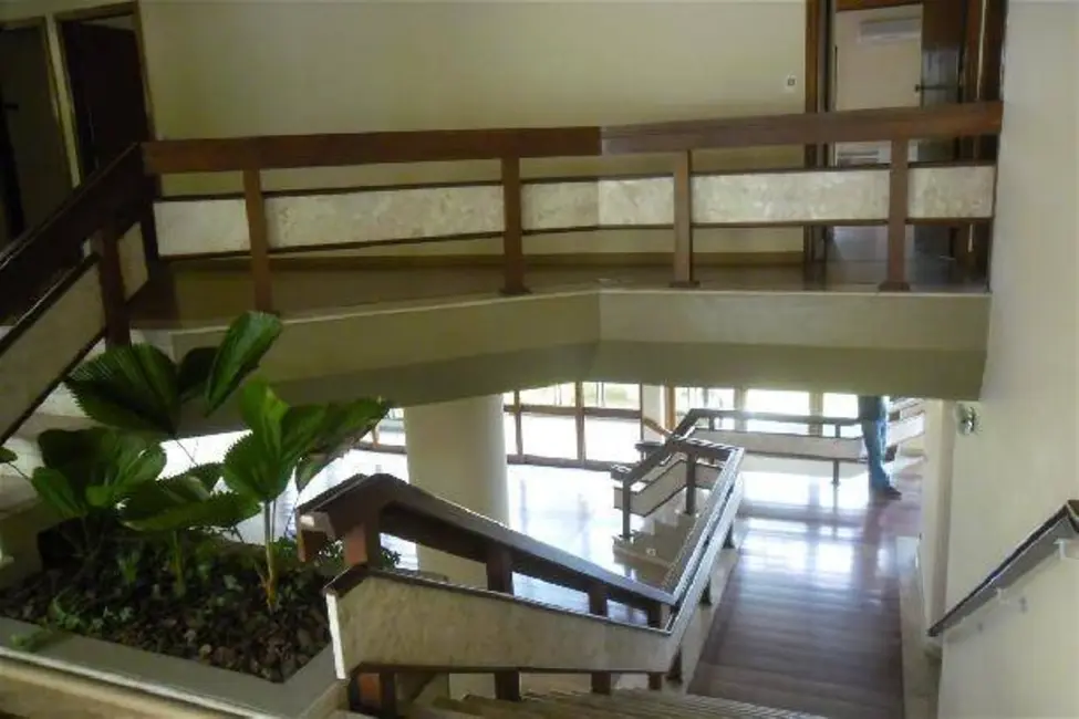 Foto 3 de Casa de Condomínio com 4 quartos para alugar, 660m2 em Alphaville, Santana De Parnaiba - SP