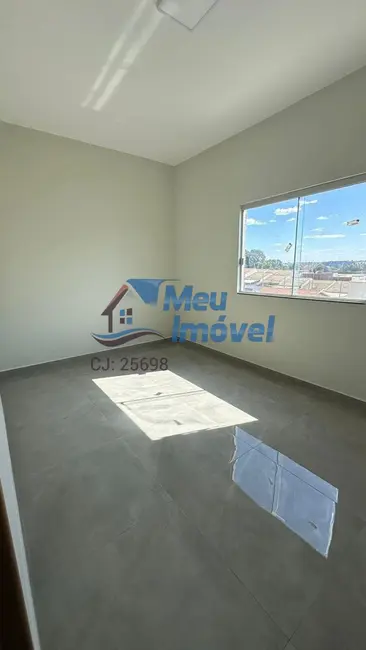 Casa com 3 quartos à venda, 322m2 em Setor Mandu II, Luziania - GO - imagem 3 Foto 3 de Casa com 3 quartos à venda, 322m2 em Setor Mandu II, Luziania - GO