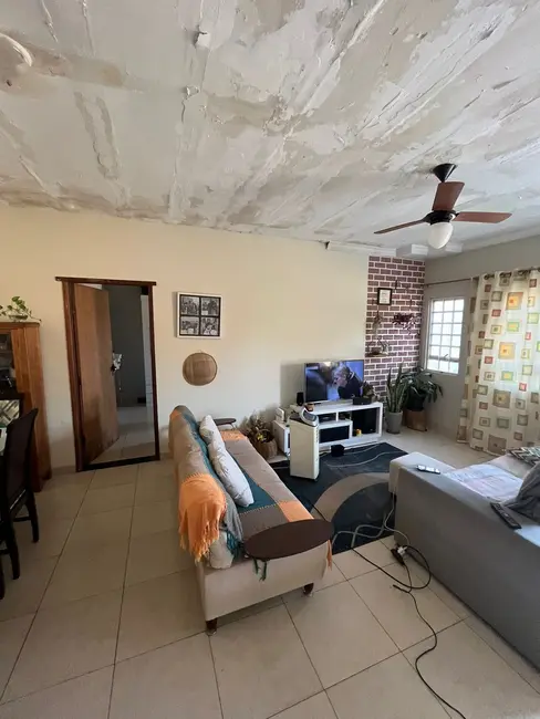 Casa de Condomínio com 3 quartos à venda, 180m2 em Setor Habitacional Arniqueira (Águas Claras), Brasilia - DF - imagem 3 Foto 3 de Casa de Condomínio com 3 quartos à venda, 180m2 em Setor Habitacional Arniqueira (Águas Claras), Brasilia - DF