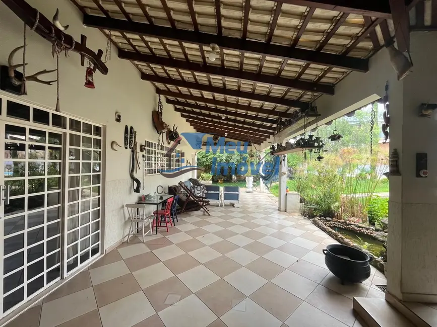 Casa com 4 quartos à venda, 380m2 em Brasilia - DF - imagem 5 Foto 5 de Casa com 4 quartos à venda, 380m2 em Brasilia - DF