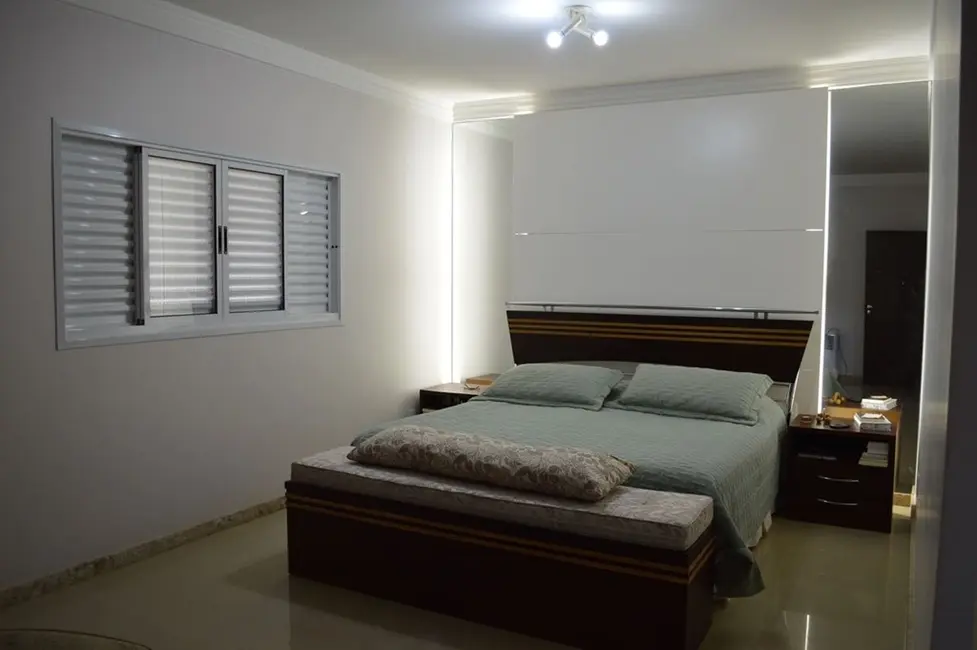 Casa de Condomínio com 4 quartos à venda, 800m2 em Setor Habitacional Vicente Pires, Brasilia - DF - imagem 3 Foto 3 de Casa de Condomínio com 4 quartos à venda, 800m2 em Setor Habitacional Vicente Pires, Brasilia - DF