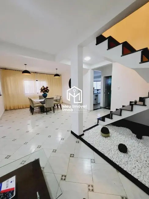 Casa de Condomínio com 3 quartos à venda, 520m2 em Setor Habitacional Arniqueira (Águas Claras), Brasilia - DF - imagem 1 Foto 1 de Casa de Condomínio com 3 quartos à venda, 520m2 em Setor Habitacional Arniqueira (Águas Claras), Brasilia - DF