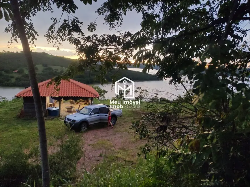 Foto 2 de Chácara com 1 quarto à venda, 1468m2 em Área Rural de Luziânia, Luziania - GO