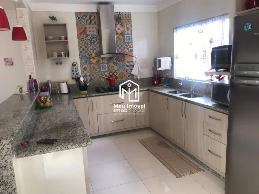 Casa com 3 quartos à venda, 667m2 em Brasilia - DF - imagem 5 Foto 5 de Casa com 3 quartos à venda, 667m2 em Brasilia - DF