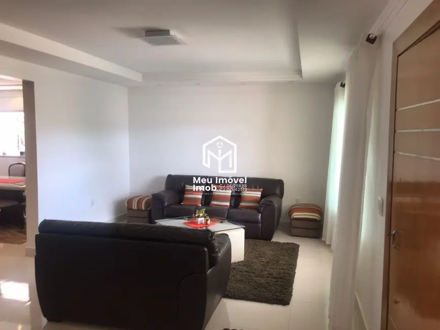 Casa com 3 quartos à venda, 667m2 em Brasilia - DF - imagem 4 Foto 4 de Casa com 3 quartos à venda, 667m2 em Brasilia - DF