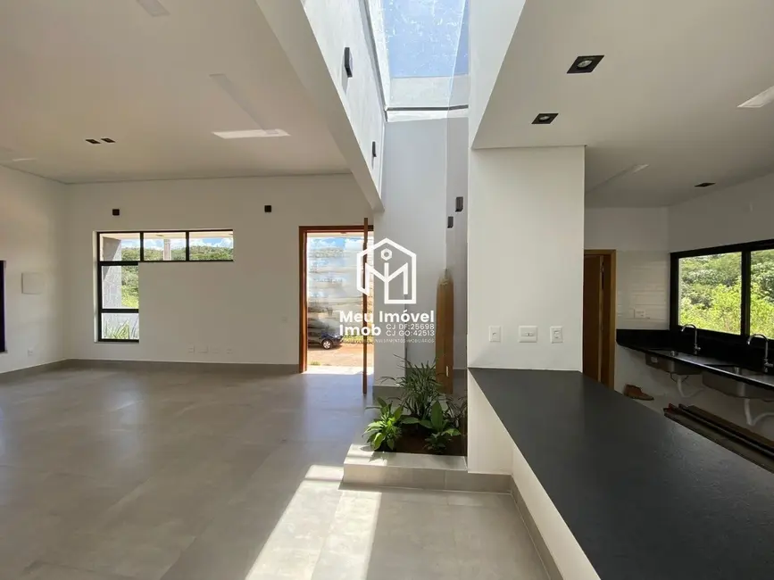 Foto 1 de Casa de Condomínio com 4 quartos à venda, 260m2 em Setor Habitacional Jardim Botânico, Brasilia - DF