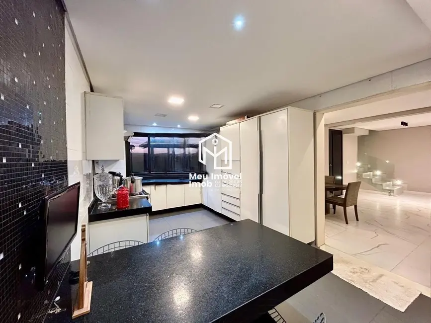 Casa de Condomínio com 3 quartos à venda, 397m2 em Setor Habitacional Vicente Pires, Brasilia - DF - imagem 3 Foto 3 de Casa de Condomínio com 3 quartos à venda, 397m2 em Setor Habitacional Vicente Pires, Brasilia - DF