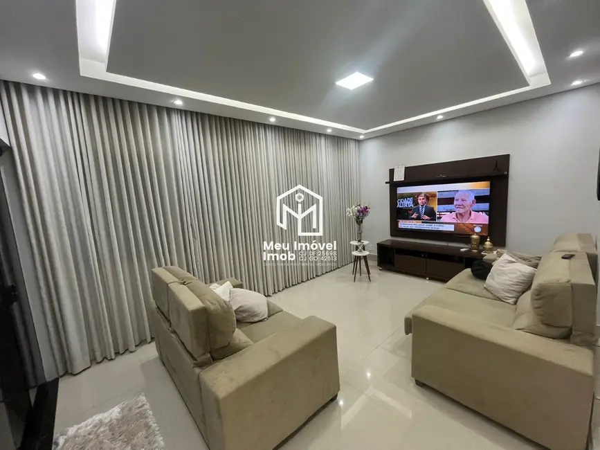 Casa com 3 quartos à venda, 260m2 em Samambaia Norte (Samambaia), Brasilia - DF - imagem 6 Foto 6 de Casa com 3 quartos à venda, 260m2 em Samambaia Norte (Samambaia), Brasilia - DF