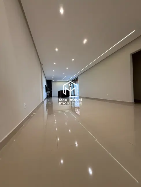 Foto 3 de Casa com 3 quartos à venda, 207m2 em Setor Fumal, Luziania - GO