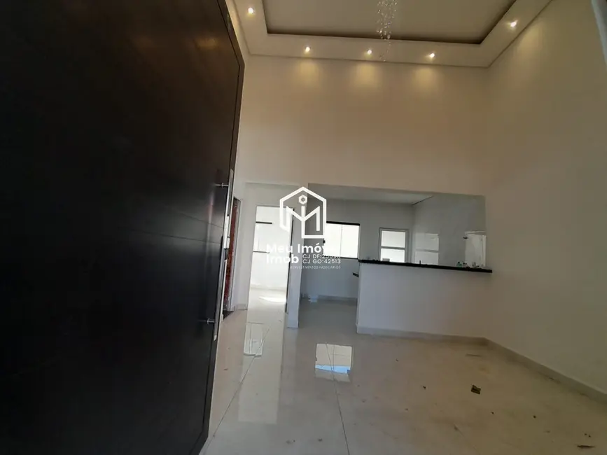 Foto 2 de Casa com 3 quartos à venda, 240m2 em Jardim Céu Azul, Valparaiso De Goias - GO