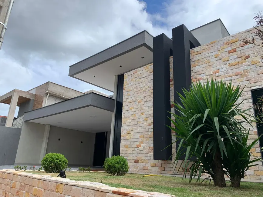 Foto 2 de Casa de Condomínio com 3 quartos à venda, 260m2 em Setor Habitacional Arniqueira (Águas Claras), Brasilia - DF