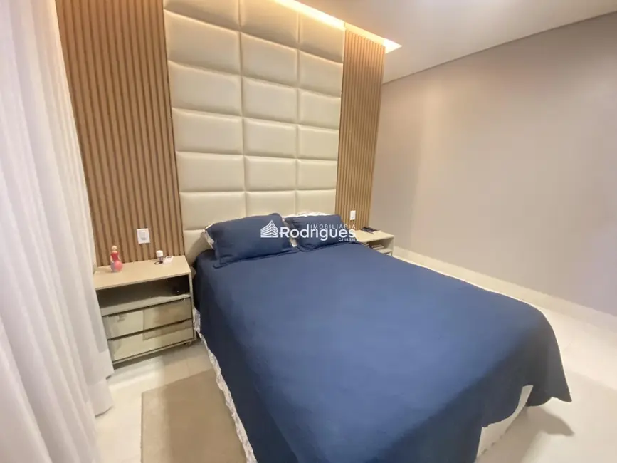 Casa de Condomínio com 4 quartos à venda, 290m2 em Setor Habitacional Arniqueira (Águas Claras), Brasilia - DF - imagem 6 Foto 6 de Casa de Condomínio com 4 quartos à venda, 290m2 em Setor Habitacional Arniqueira (Águas Claras), Brasilia - DF