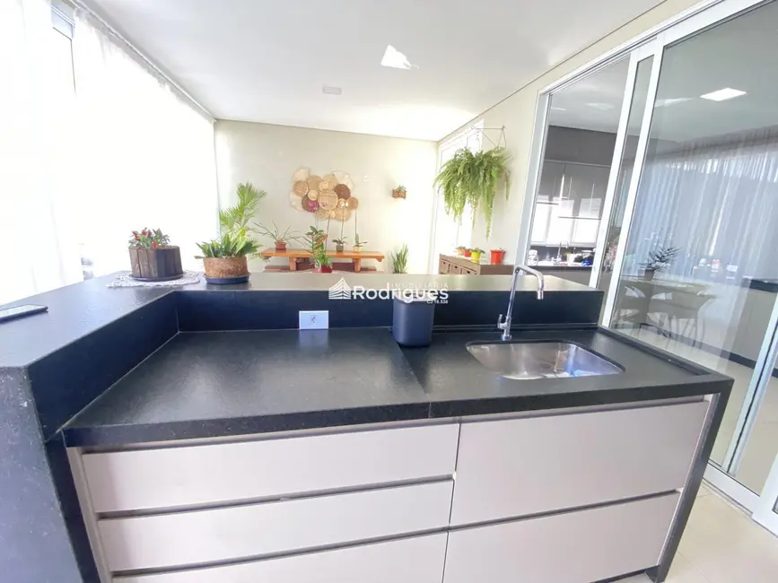 Casa de Condomínio com 4 quartos à venda, 290m2 em Setor Habitacional Arniqueira (Águas Claras), Brasilia - DF - imagem 4 Foto 4 de Casa de Condomínio com 4 quartos à venda, 290m2 em Setor Habitacional Arniqueira (Águas Claras), Brasilia - DF