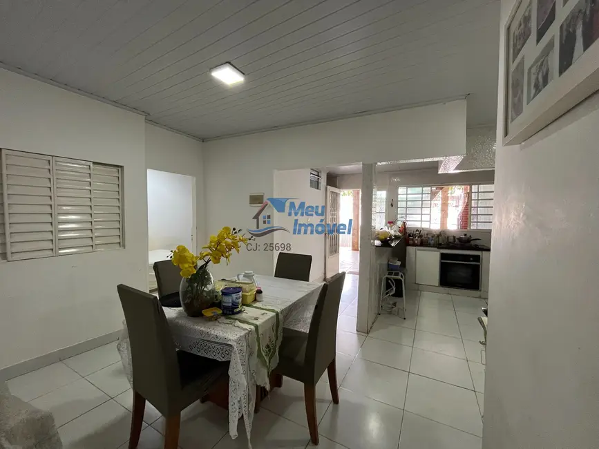 Foto 1 de Casa com 2 quartos à venda, 100m2 em Candangolândia, Brasilia - DF