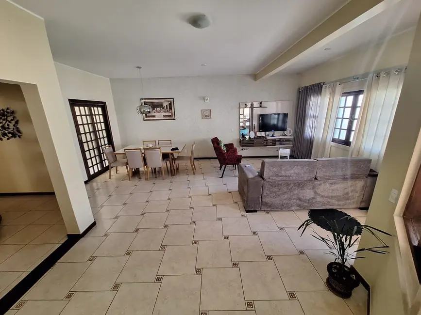 Foto 2 de Casa com 5 quartos à venda, 370m2 em Brasilia - DF